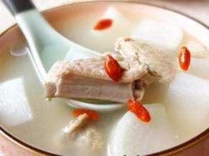 感冒了應(yīng)該吃什么？洋蔥能抗寒，甜食易生痰