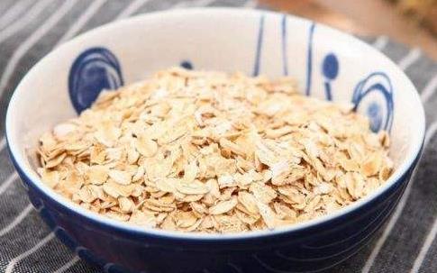快熟麥片可以直接吃嗎?快熟燕麥片最簡(jiǎn)單的吃法