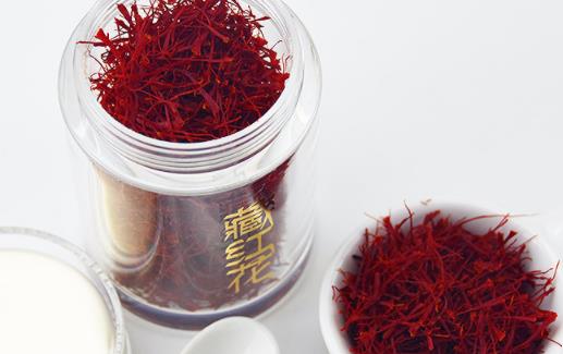 藏紅花泡水一次泡幾根 藏紅花泡水喝可以調月經嗎