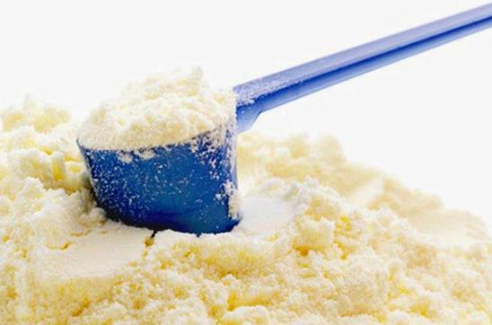 奶粉是配方好還是調制乳好?為什么奶粉里面有黑色的東西?