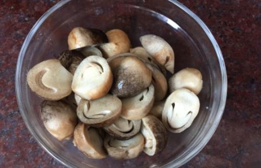 產婦可以吃草菇嗎?哪些人不宜吃草菇?