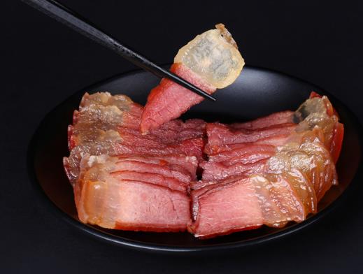 臘肉發(fā)霉了還能吃嗎?臘肉有白色的蟲(chóng)還能吃嗎