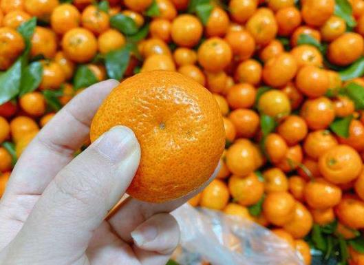 砂糖橘吃多了皮膚會(huì)變黃可信嗎?砂糖橘皮可以做陳皮嗎
