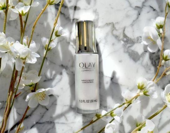 olay光感小白瓶有什么功效?olay光感小白瓶和淡斑小白瓶哪個(gè)好用