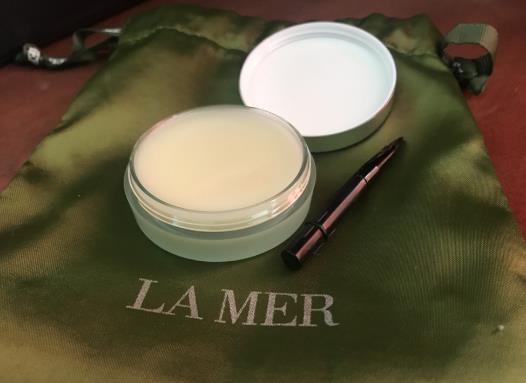海藍(lán)之謎唇膏怎么看批號(hào)?海藍(lán)之謎唇膏用什么涂?