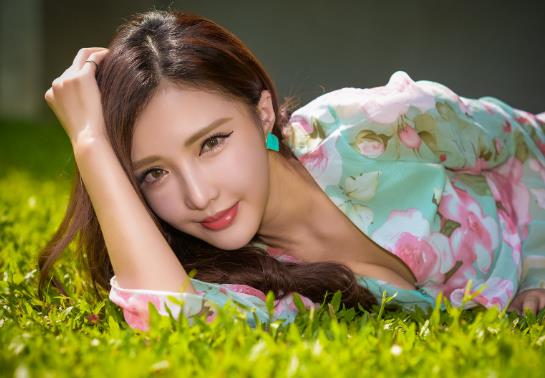 女生唇毛為什么特別旺盛?激光脫毛會(huì)越脫越多嗎?