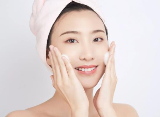 喝中藥痤瘡一個月了痤瘡還是在長怎么辦?痤瘡千萬別去皮膚科什么意思