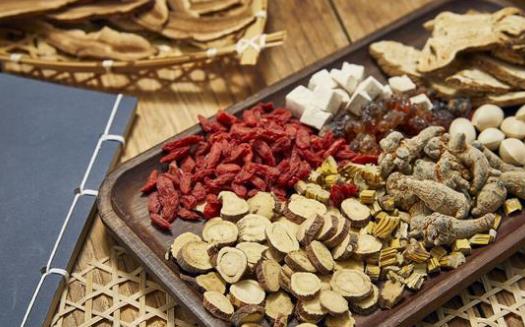 濕熱體質可以吃西洋參嗎?濕熱體質怎么調理?