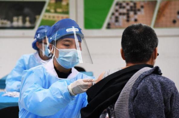 注射新冠疫苗總共要打幾針?注射新冠疫苗產生不良反應如何處理