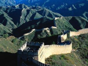 世界上最長(zhǎng)的城墻是什么？中國(guó)萬(wàn)里長(zhǎng)城有多長(zhǎng)