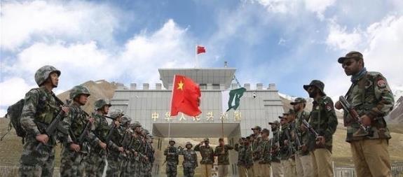 世界上唯一一個(gè)對(duì)中國不設(shè)防的國家,中巴兩國官兵經(jīng)常串門吃飯