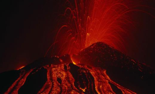 噴發次數最多的活火山 埃特納火山爆發210多次