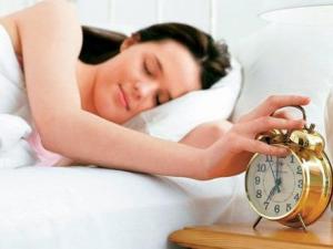 人一天睡覺多久才好？最佳的睡眠時間