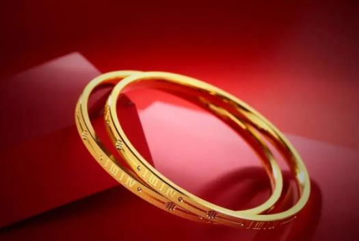 結婚前三金先放誰家好?結婚當天三金放哪里