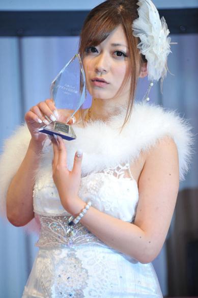 ձAV()ƷC(jing)YAVŮ(yu)^Ըѝ