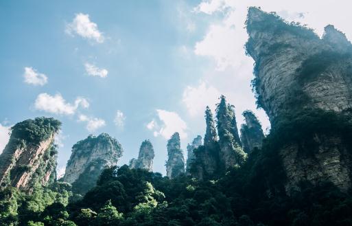 張家界全域降為低風(fēng)險地區(qū) 張家界解封之后回家還需要隔離嗎