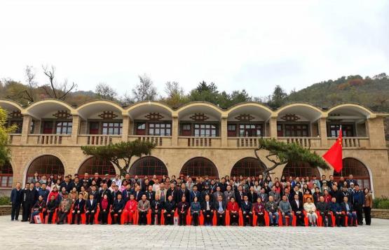 延安時期大生產(chǎn)運動暨勞模精神理論研討會在延安南泥灣學(xué)院成功開幕