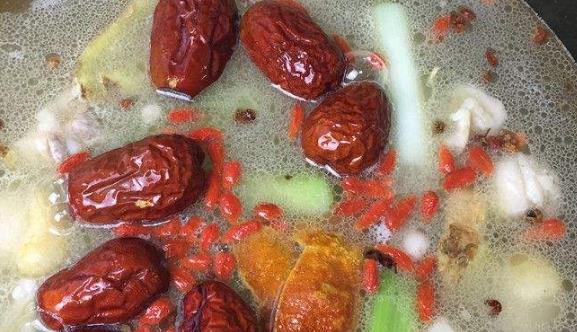 男人肥胖帶來諸多危害可導致出現(xiàn)不育 推薦4種男人不育的食補方