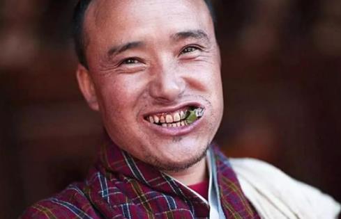 吃檳榔出汗是怎么回事 長期吃檳榔會有什么樣的危害