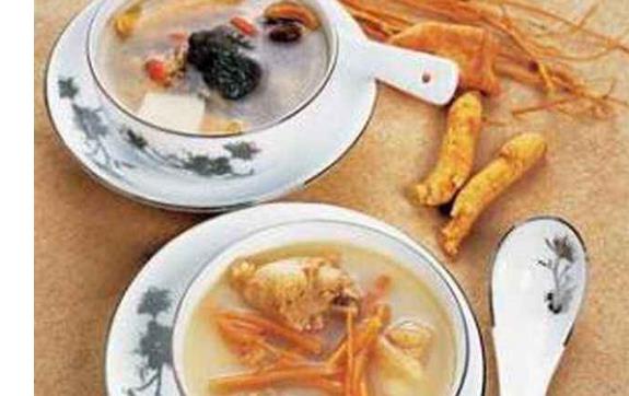 5款營養(yǎng)養(yǎng)生湯 助你擺脫氣血兩虛