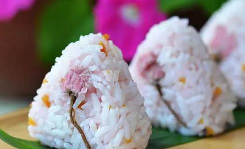 三角飯團怎么捏才好?做飯團需要什么材料?