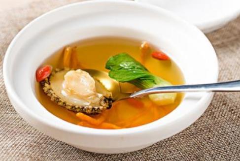 用干鮑魚(yú)煲湯要提前泡多久?正宗港式溏心干鮑的做法