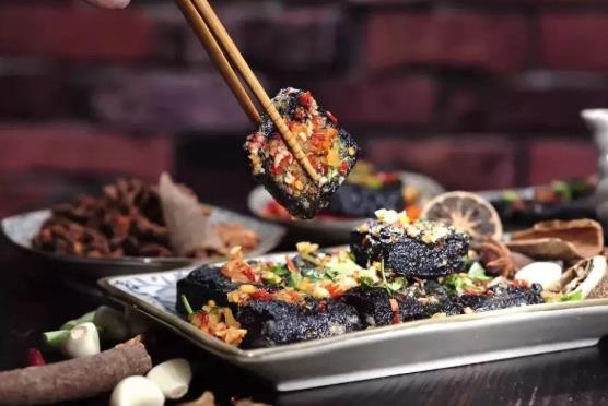 臭豆腐的高湯怎么熬才好喝?炸臭豆腐有營養嗎?