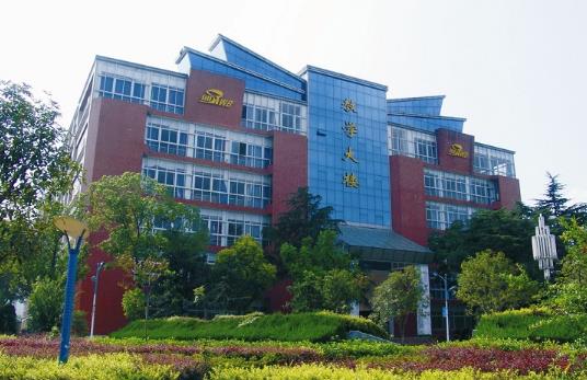 1、華中科技大學武昌分校.jpg