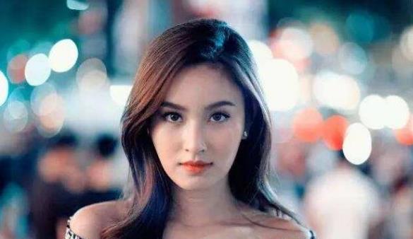 二、poy(2004就獲得人妖皇后稱號(hào)).jpg