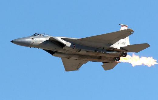 七、美國F-15戰斗機.jpg