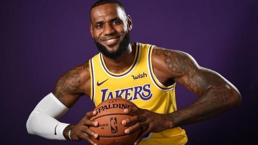 十、詹姆斯連續(xù)8年進(jìn)入NBA總決賽.jpg