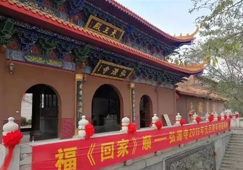 深圳7大香火旺盛的寺廟,羅湖區(qū)弘法寺自然風景優(yōu)美,鳳巖古廟信徒多