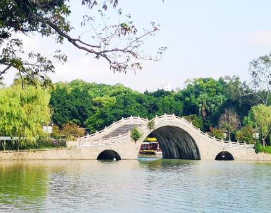 十大福州網(wǎng)紅公園排名,西湖公園景色秀麗、左海公園娛樂(lè)設(shè)施多