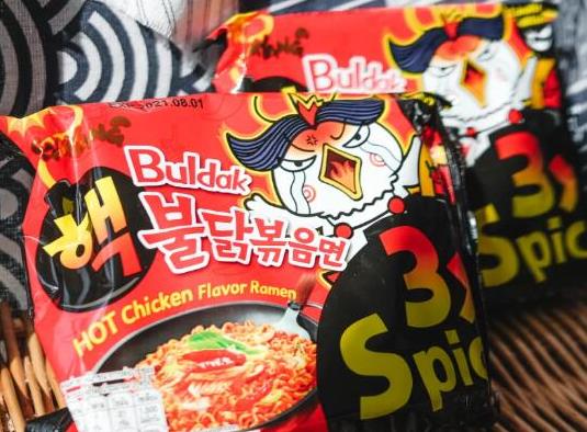 世界最辣的泡面排行榜,18禁黑色死神咖喱拉面、三養(yǎng)火雞面很刺激