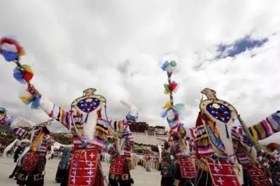 桑珠洛吾—格薩爾藏戲民族文化的舞臺(tái)中鮮活出時(shí)代新風(fēng)尚