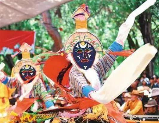 桑珠洛吾—格薩爾藏戲民族文化的舞臺(tái)中鮮活出時(shí)代新風(fēng)尚