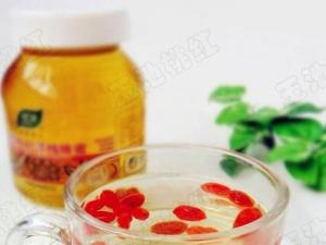 喝枸杞蜂蜜水有什么好處？枸杞蜂蜜水的功效與作用
