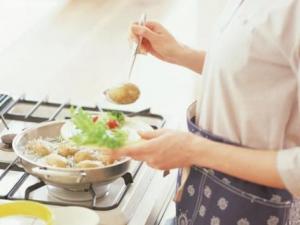 廚房里常見(jiàn)的幾個(gè)烹飪壞習(xí)慣-常見(jiàn)的廚房烹飪誤區(qū)