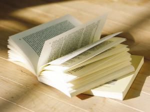 如何清除書(shū)上污漬？清除書(shū)上污跡小竅門