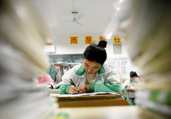 2021年高考全國(guó)卷有幾套?2021年高考報(bào)志愿怎么填報(bào)要注意什么?