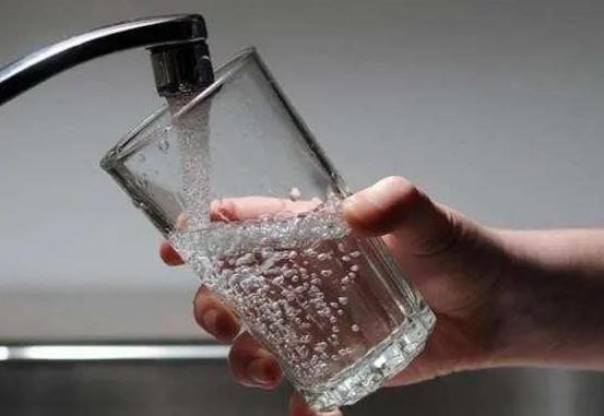 自來水發(fā)黃可以洗澡洗頭嗎?停水后水很黃要放多久才恢復(fù)?