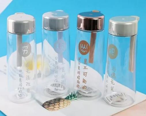 塑料杯用久了有異味怎么去除?透明塑料杯發黃怎么處理