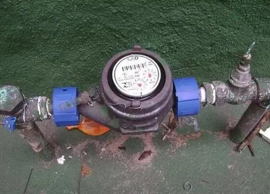 水表沒電池了是自己換還是物業(yè)換?水表沒電了會一直響嗎
