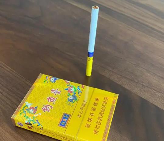 香煙放一年沒(méi)拆還能抽嗎?煙打開(kāi)了放的時(shí)間長(zhǎng)還能抽嗎
