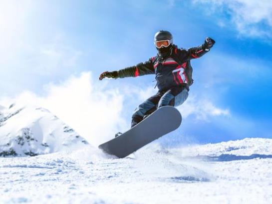 亞布力滑雪場(chǎng)門(mén)票價(jià)格是多少?滑雪場(chǎng)的造雪機(jī)怎么造雪