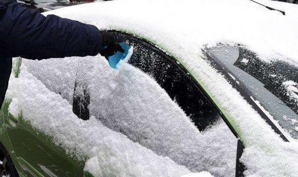 車上積雪不管的話會化掉嗎?車上的雪能讓洗車的洗嗎