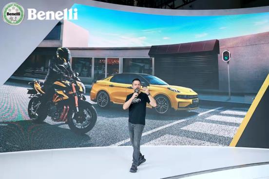 一個世界一個Benelli,經典三缸信仰燃爆重慶摩展