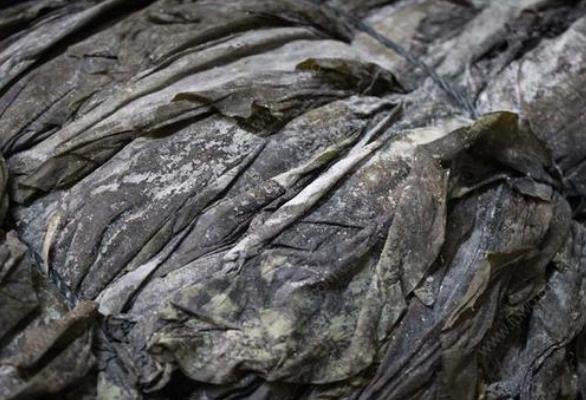 長霉的海帶洗干凈可以吃嗎 干海帶有白點是發霉了嗎
