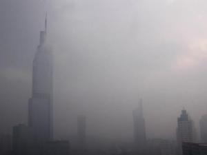 健康呼吸 誰(shuí)來(lái)拯救寫(xiě)字樓里的“霧霾天”
