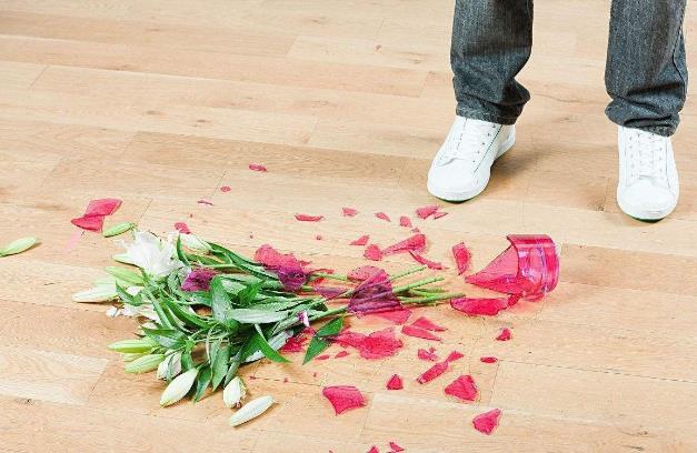 男人說(shuō)女人是花瓶是什么意思 花瓶是指什么樣的女人